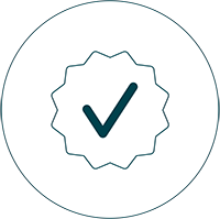 Pictogrammes-emplois stages Pictogramme d’un badge rond avec une coche à l’intérieur, sur fond blanc.